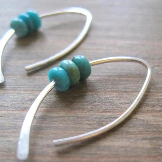 Wellenförmige Boho-Ohrringe mit Türkissteinen aus Sterlingsilber